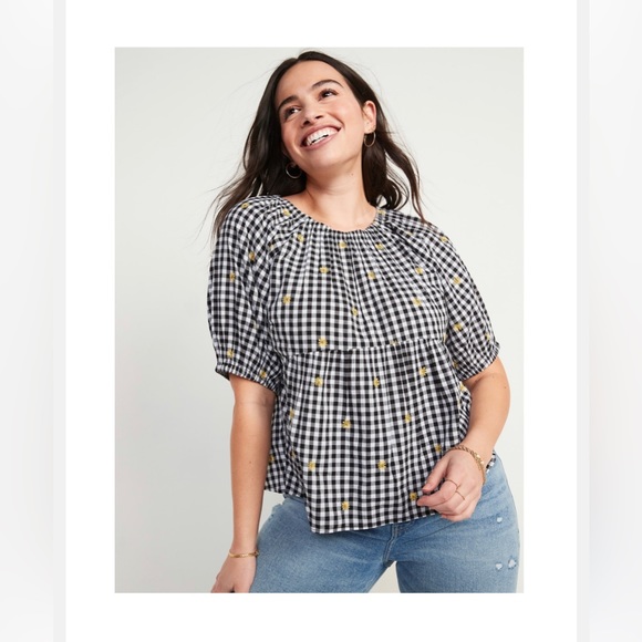 Old Navy Tops - Old Navy puff sleeve pucker daisy gingham blouse